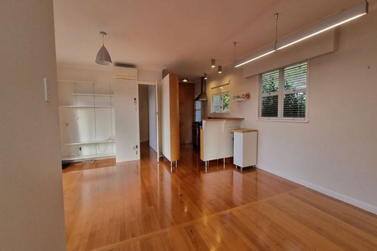 Photo of property in 2/17 Bevyn Street, Castor Bay, Auckland, 0620