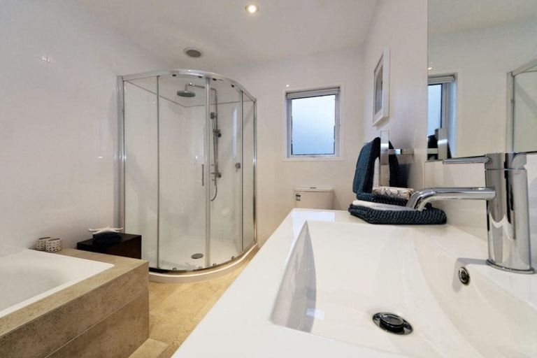 Photo of property in 688a Te Atatu Road, Te Atatu Peninsula, Auckland, 0610