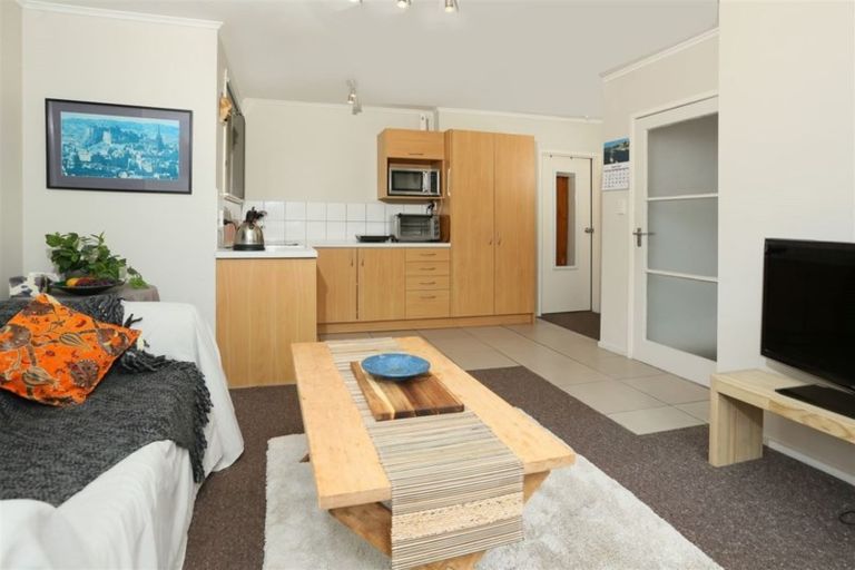 Photo of property in 249a Great North Road, Henderson, Auckland, 0612