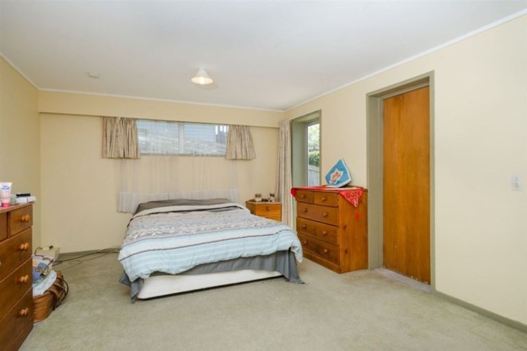 Photo of property in 73 Waimumu Road, Massey, Auckland, 0614