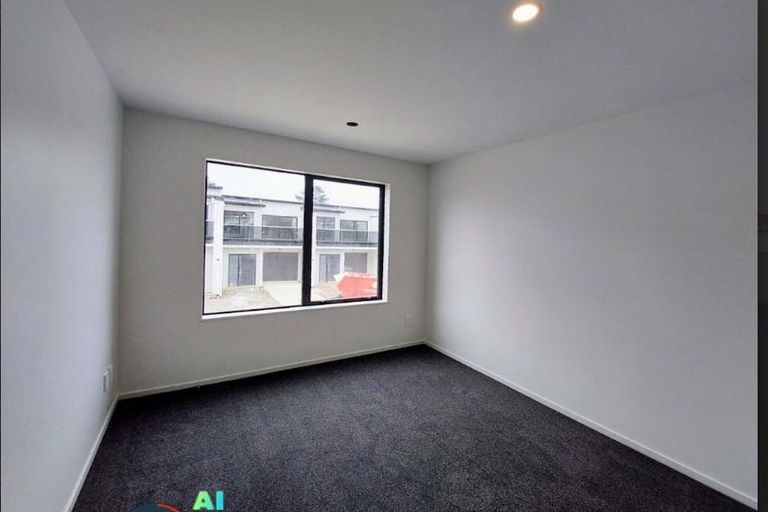 Photo of property in 16 Korokio Lane, Henderson, Auckland, 0612