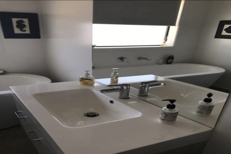 Photo of property in 3 Les Wakefield Road, Mapua, 7005