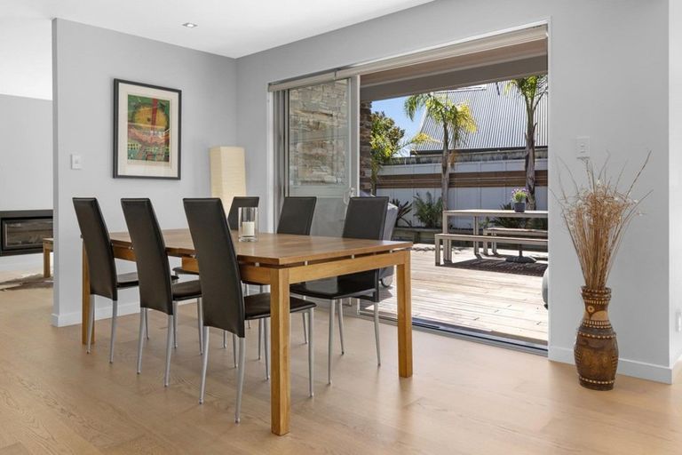 Photo of property in 9 Endeavour Drive, Whitby, Porirua, 5024