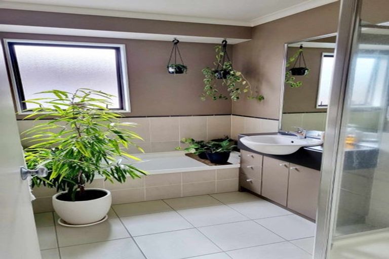 Photo of property in 21 Cambrian Street, Churton Park, Wellington, 6037