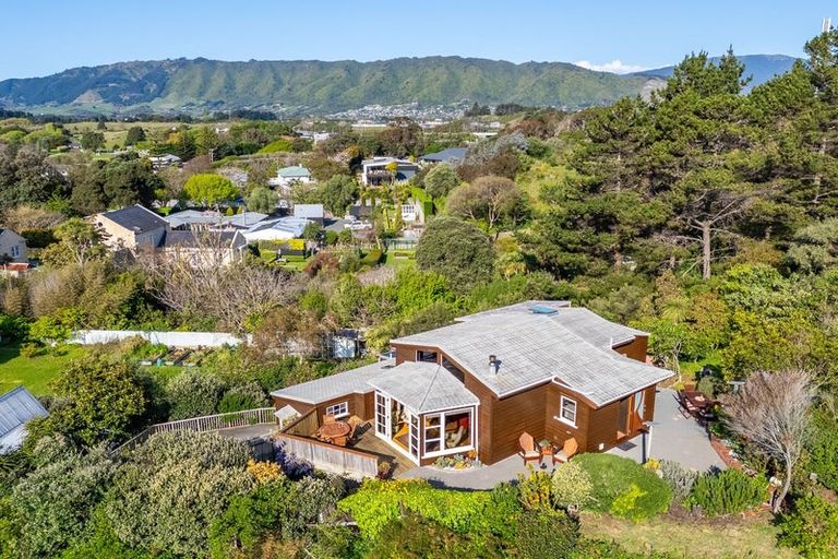 Photo of property in 64b Te Moana Road, Waikanae Beach, Waikanae, 5036