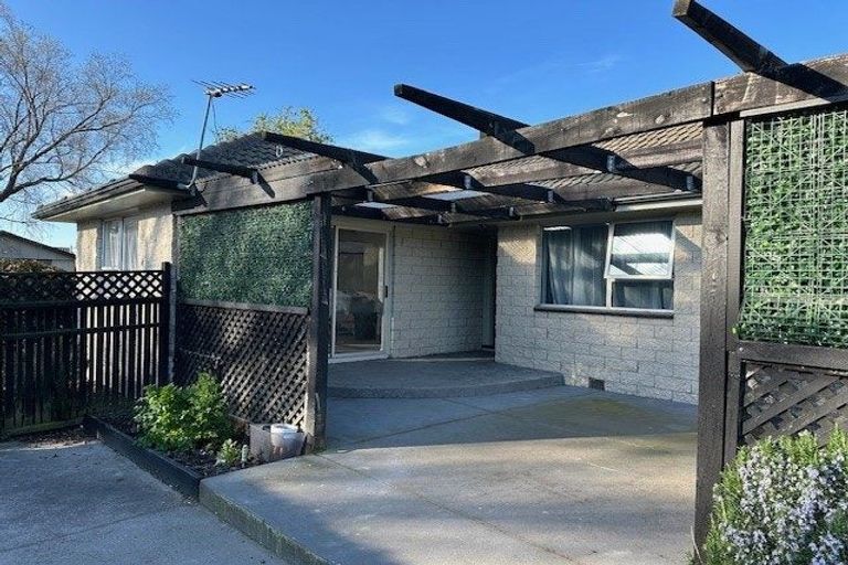 Photo of property in 82 Lowry Avenue, Redwood, Christchurch, 8051