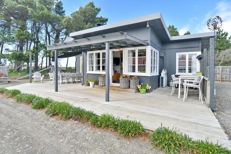 Photo of property in 31 Chamberlain Avenue, Amberley, 7481