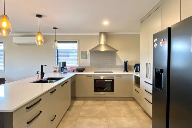 Photo of property in 3 Carriage Close, Omokoroa, 3114