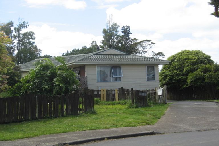 Photo of property in 20 Ngatira Place, Clendon Park, Auckland, 2103