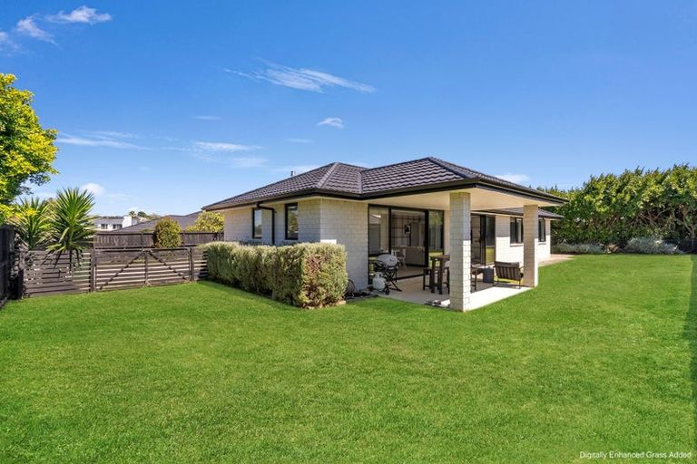 Photo of property in 6 Tavarnya Way, Patumahoe, Pukekohe, 2679