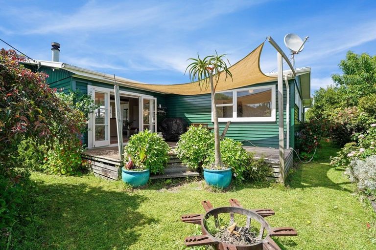 Photo of property in 103 Atkinson Avenue, Otaki Beach, Otaki, 5512