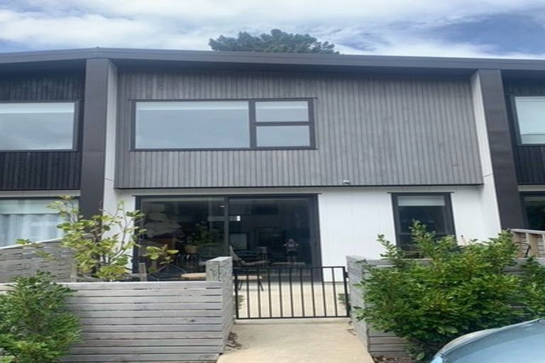 Photo of property in 24 Rua Kai Way, Brooklyn, Wellington, 6021