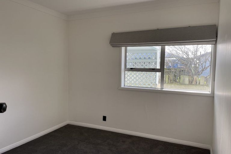 Photo of property in 10 Lonsdale Crescent, Rongotai, Wellington, 6022