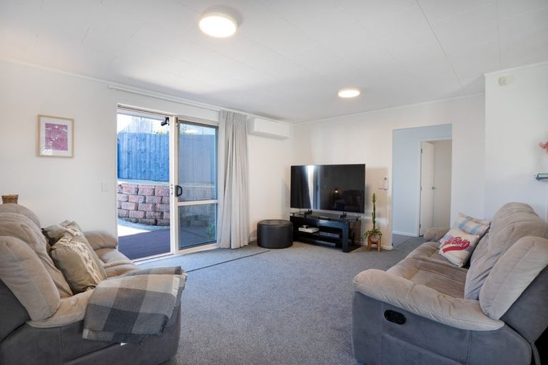 Photo of property in 24a Hiwi Crescent, Titahi Bay, Porirua, 5022