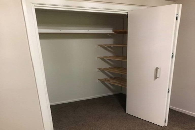 Photo of property in 2/37 Singers Road, Korokoro, Lower Hutt, 5012