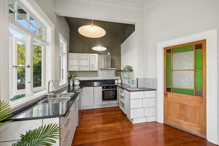 Photo of property in 5 Allenby Avenue, Devonport, Auckland, 0624
