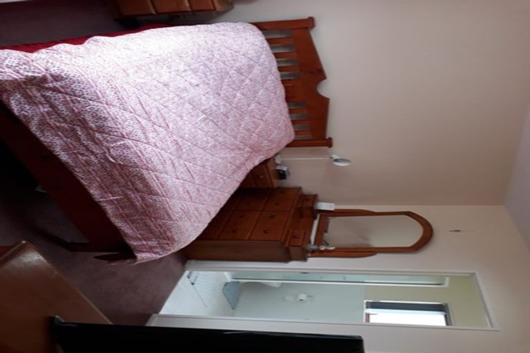 Photo of property in 16a Charlenne Close, Ranui, Auckland, 0612