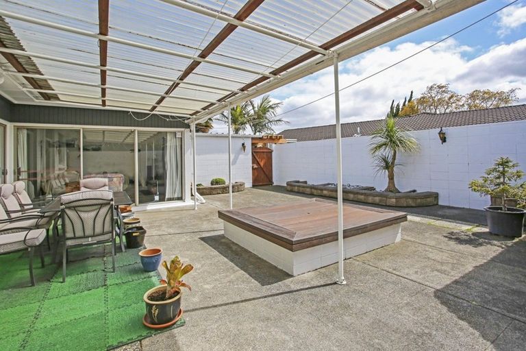 Photo of property in 5 Meadowcourt Drive, Manukau, Auckland, 2025
