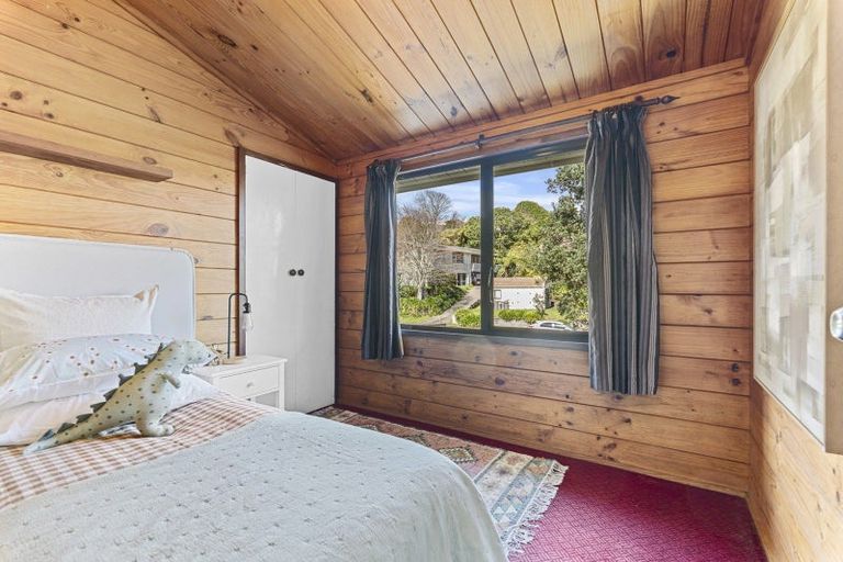 Photo of property in 23 Ambury Place, Merrilands, New Plymouth, 4312