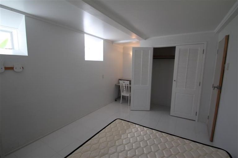 Photo of property in 78 Gladstone Road, Northcote, Auckland, 0627