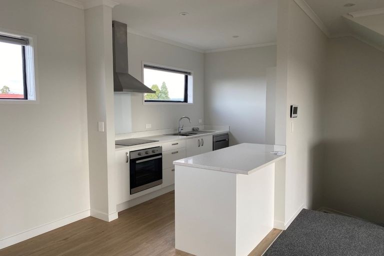 Photo of property in 5/5 Peachgrove Road, Te Atatu Peninsula, Auckland, 0610