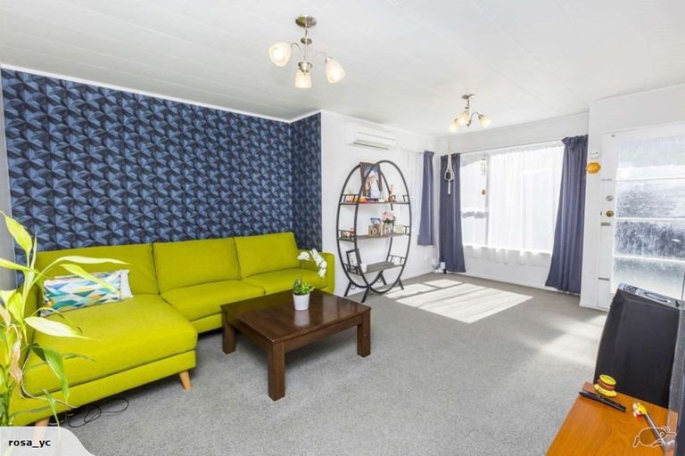 Photo of property in 50b Hartford Crescent, Totara Park, Upper Hutt, 5018
