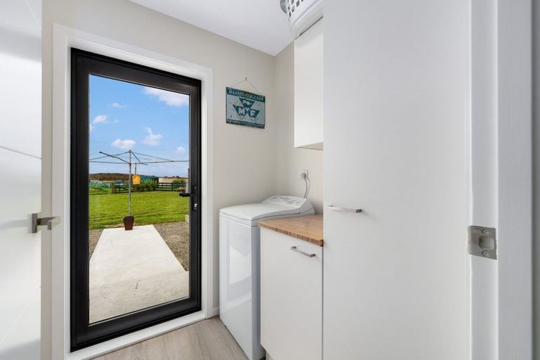 Photo of property in 19 Carex Grove, Foxton Beach, Foxton, 4815