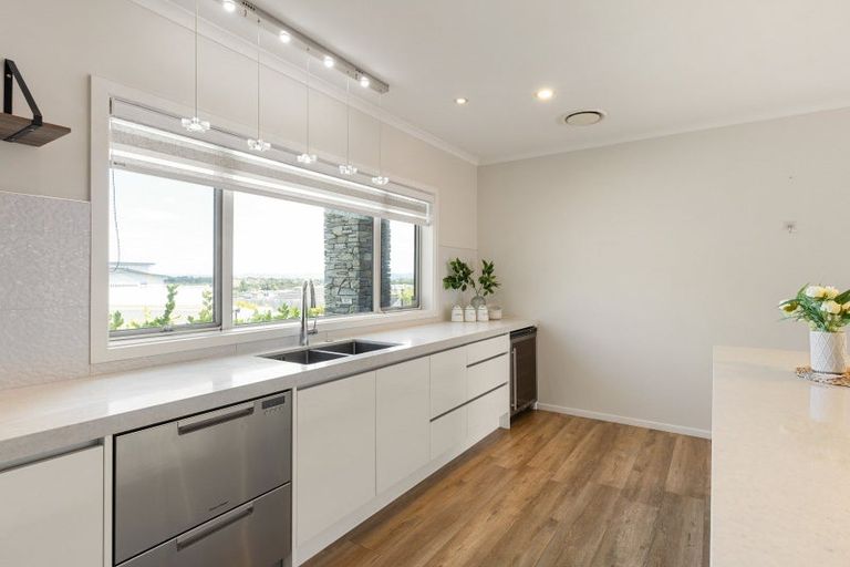 Photo of property in 13 Dulverton Rise, Flagstaff, Hamilton, 3210