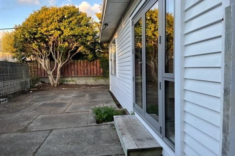 Photo of property in 8a Gavin Road, Raumati Beach, Paraparaumu, 5032