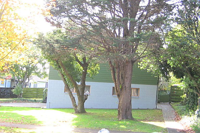 Photo of property in 11 Sikkim Crescent, Clover Park, Auckland, 2019