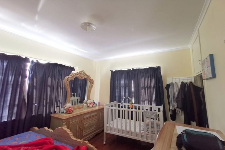 Photo of property in 3/2090 Great North Road, Avondale, Auckland, 0600