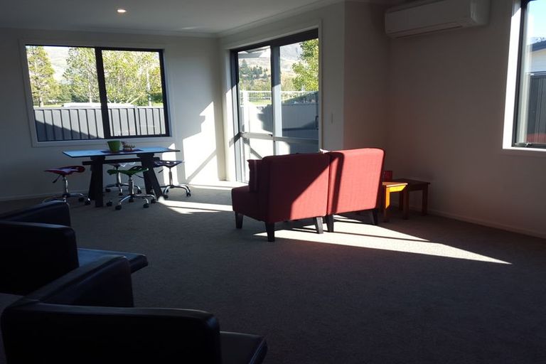 Photo of property in 2 Wicklow Street, Cromwell, 9310