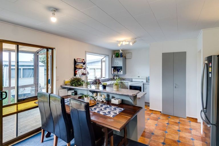 Photo of property in 16 Shirley Place, Bay View, Napier, 4104