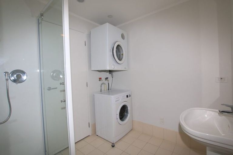 Photo of property in 6a/30 Westward Ho, Glen Eden, Auckland, 0602