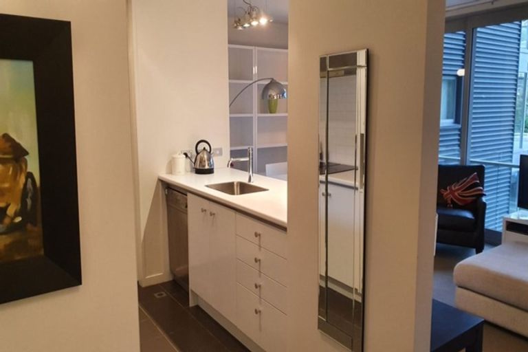 Photo of property in Montreaux Apartments, 3k/164 The Terrace, Wellington Central, Wellington, 6011