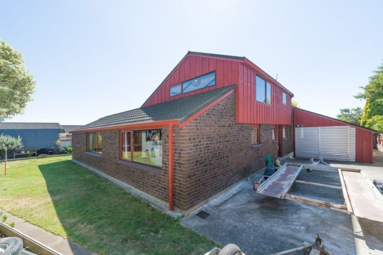 Photo of property in 7 Grange Place, Milson, Palmerston North, 4414