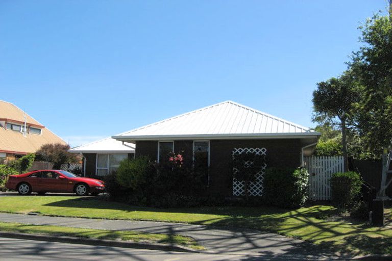 Photo of property in 4 Briar Place, Avonhead, Christchurch, 8042