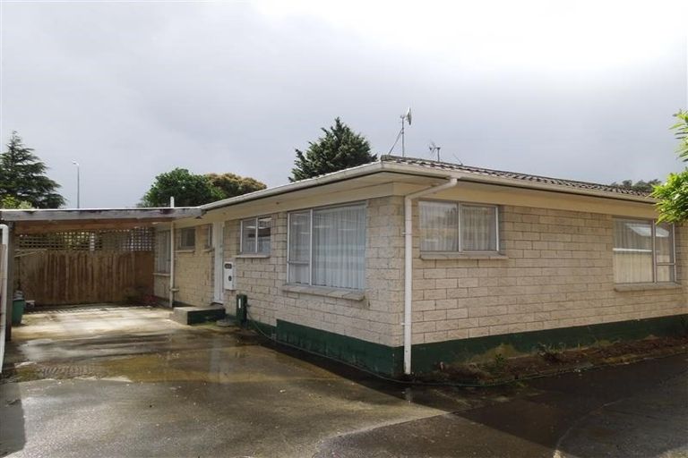 Photo of property in 2/15 Gloaming Place, Conifer Grove, Takanini, 2112