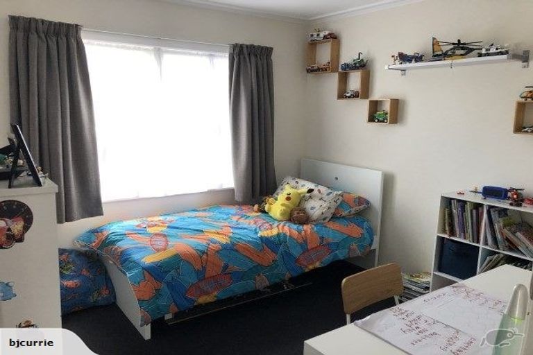 Photo of property in 16 Aspiring Avenue, Milson, Palmerston North, 4414