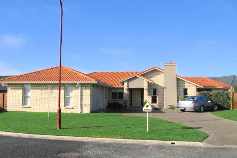 Photo of property in 14 Merlot Place, Rototuna, Hamilton, 3210
