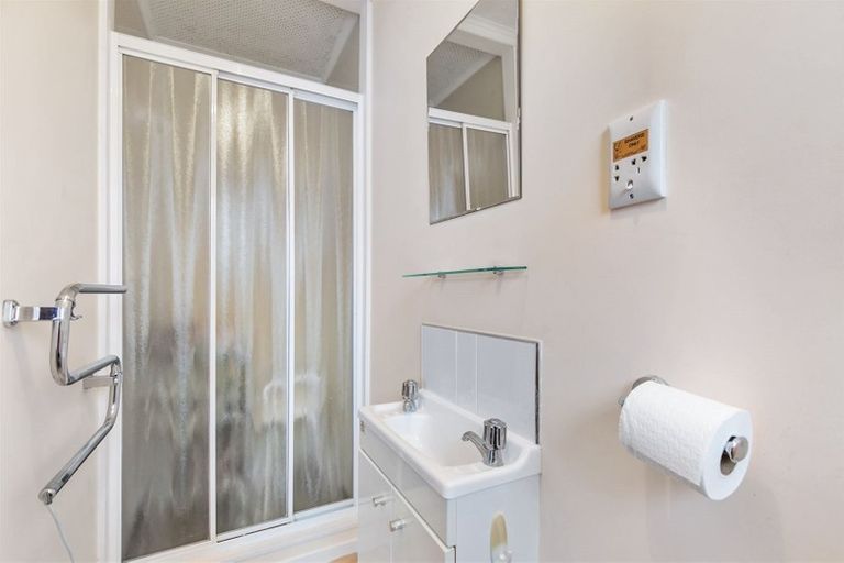 Photo of property in 29 Athena Drive, Totara Vale, Auckland, 0629