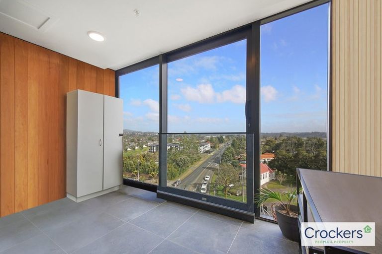 Photo of property in 704/1 Buscomb Avenue, Henderson, Auckland, 0610