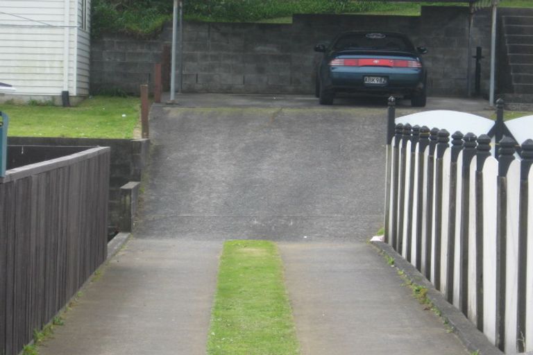 Photo of property in 39a Simons Street, Moturoa, New Plymouth, 4310