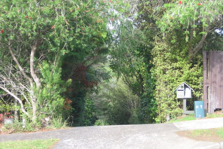 Photo of property in 16 Blundell Place, Chatswood, Auckland, 0626