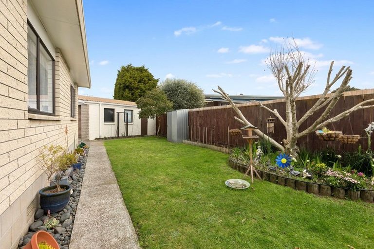 Photo of property in 12c Redditch Place, Papamoa Beach, Papamoa, 3118