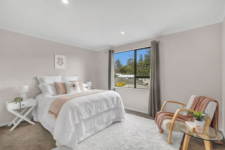 Photo of property in 64 Omapere Street, Whitby, Porirua, 5024