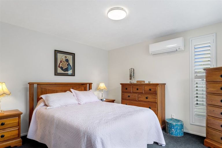 Photo of property in 9 Sheraton Place, Redwood, Christchurch, 8051