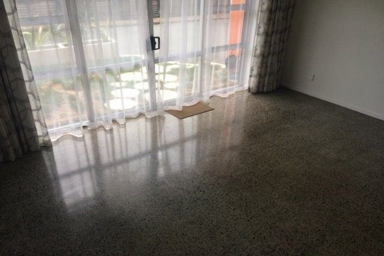 Photo of property in 2/5 Second Avenue, Avenues, Whangarei, 0110