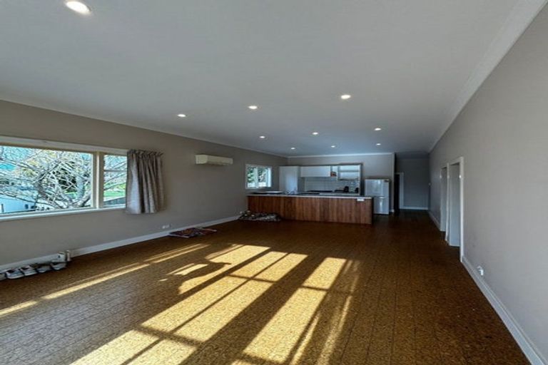 Photo of property in 32 Bonithon Avenue, Moturoa, New Plymouth, 4310