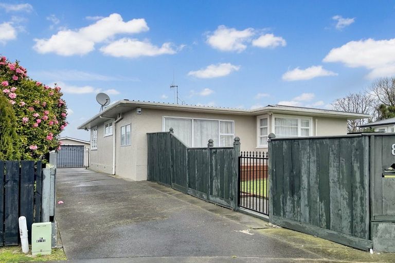 Photo of property in 8 Woburn Place, Takaro, Palmerston North, 4412